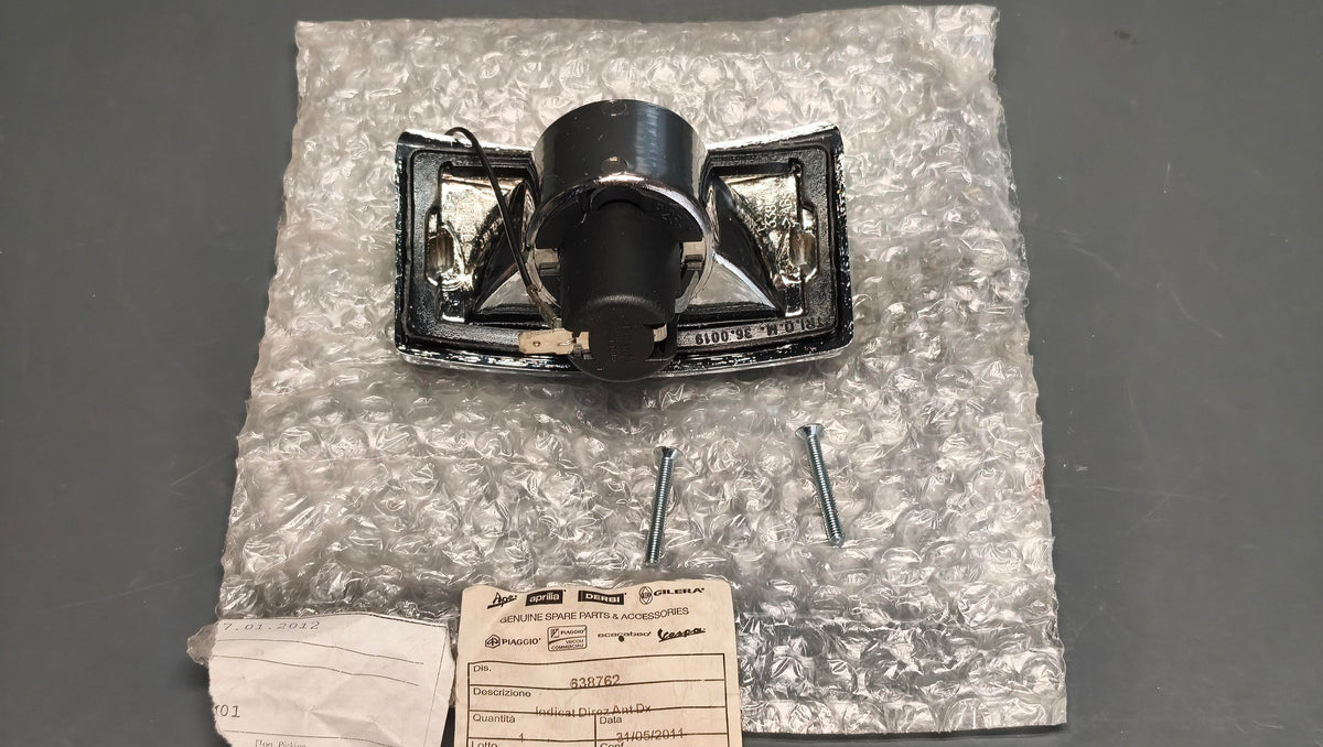 Piaggio Genuine Vespa PX & T5 Front Right Indicator 638762