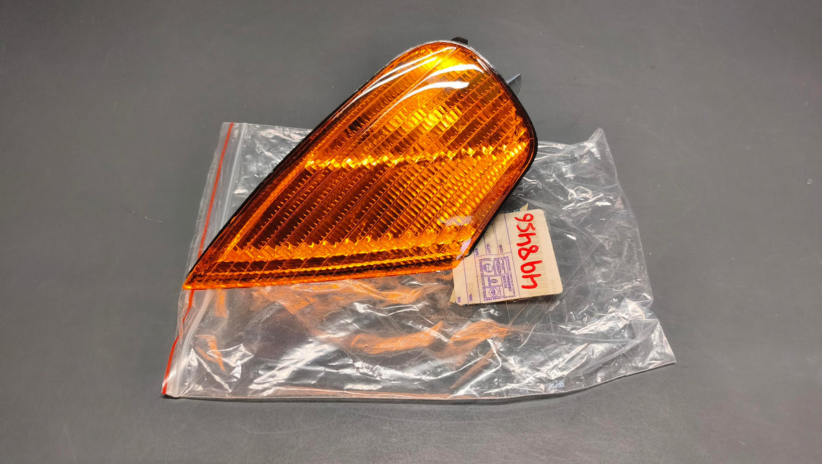 Piaggio Genuine Hexagon 125 150 Front Right Indicator 498456