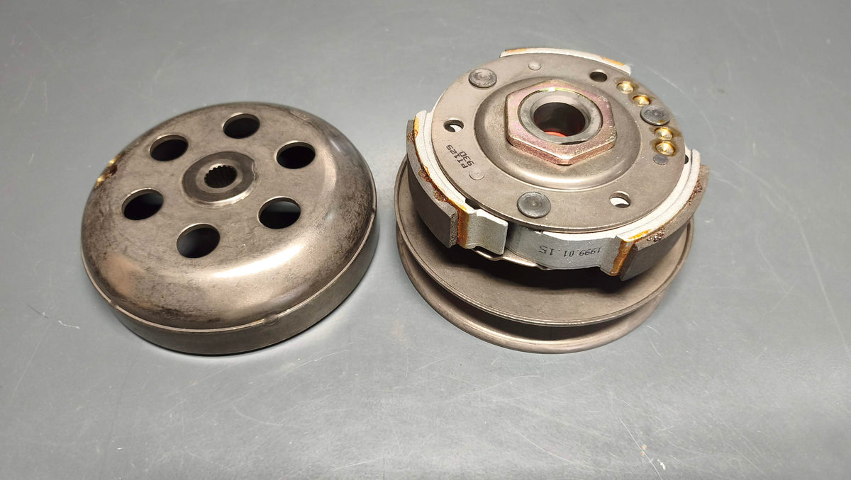 Peugeot Genuine Elyseo 125 Complete Driven Pulley & Clutch Assembly 753930