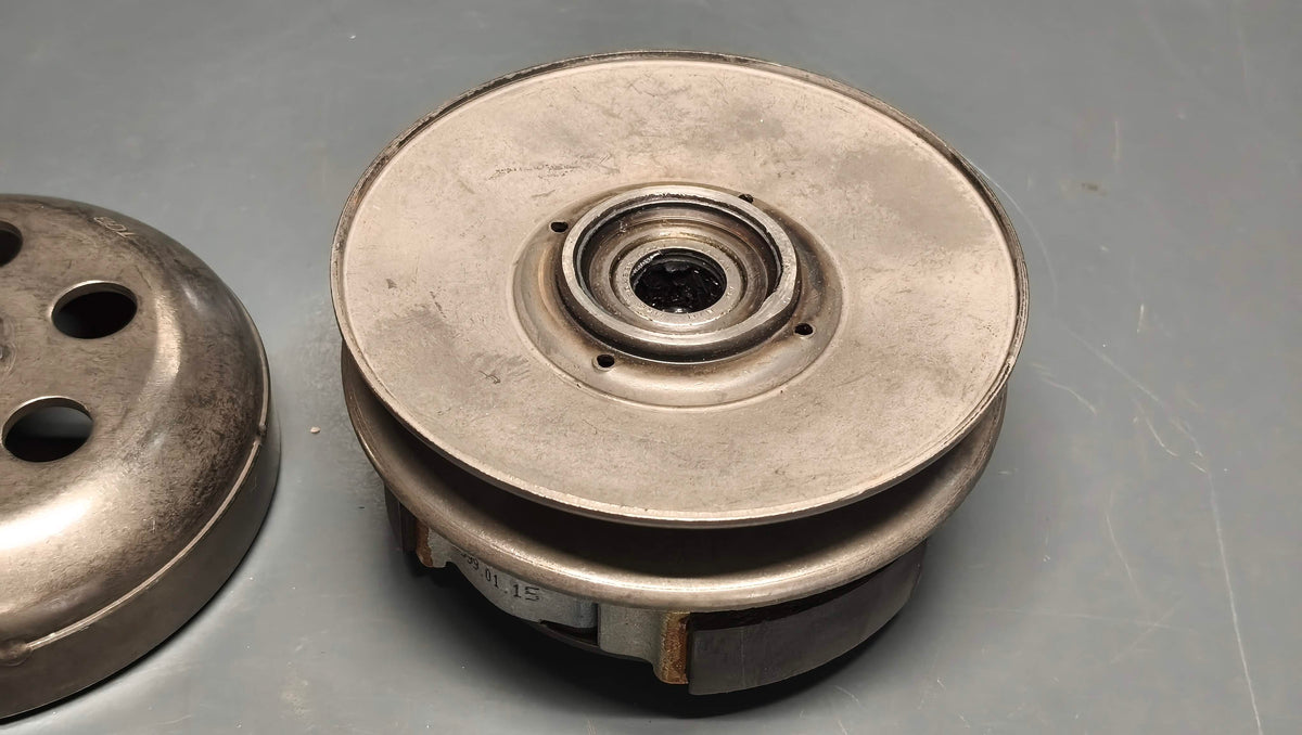 Peugeot Genuine Elyseo 125 Complete Driven Pulley & Clutch Assembly 753930