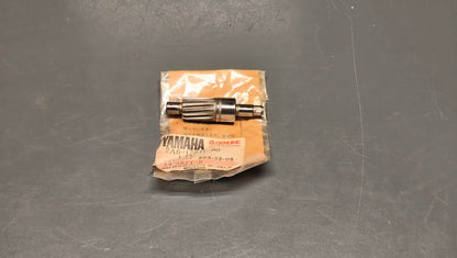 Yamaha Genuine DT125 Tachometer Drive Gear 2A6-17841-00