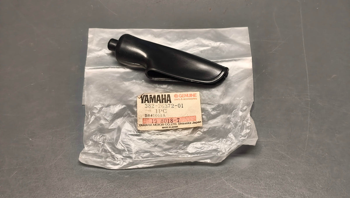 Yamaha Genuine DT250 Handlebar Lever Cover 382-26372-01