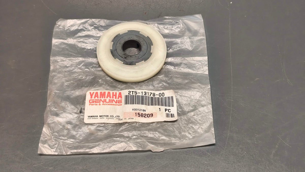 Yamaha Genuine DT125 Autolube Oil Pump Pulley  2T5-13178-00