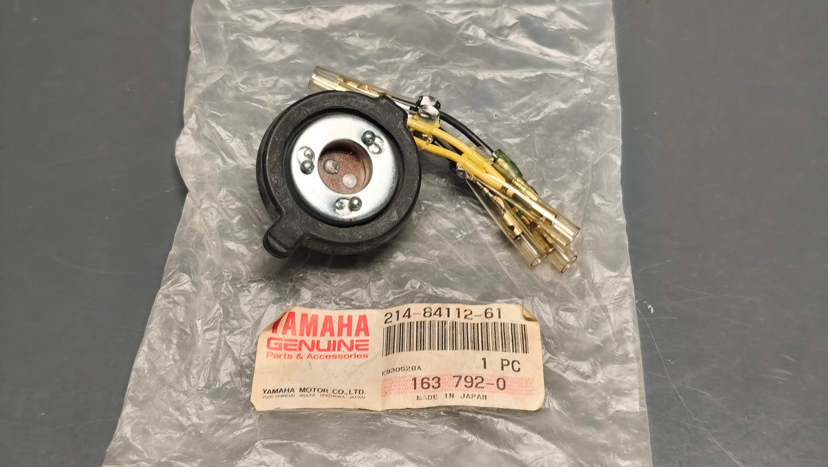 Yamaha Genuine DT1 Headlight Socket 214-84112-61