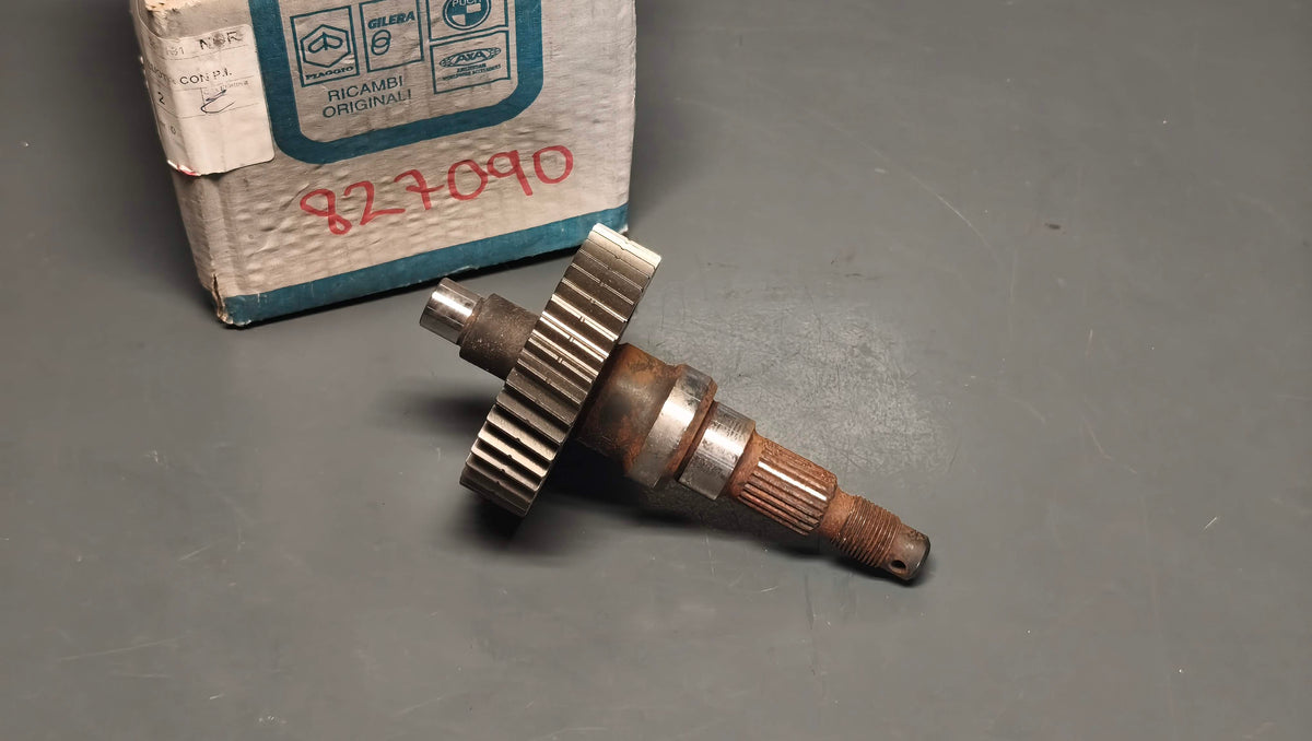 Piaggio Genuine Vespa & Scooter Rear Wheel Axle shaft 827090