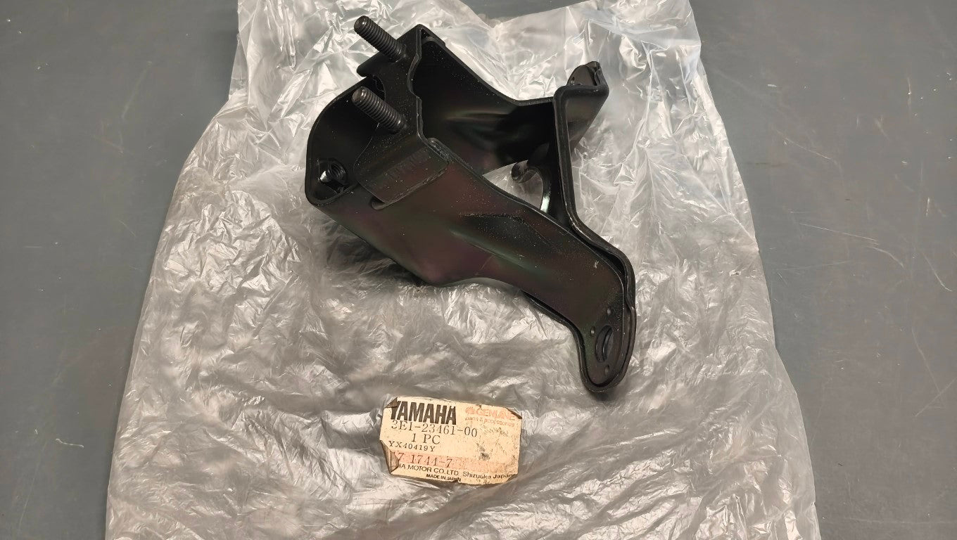 Yamaha V80 Handlebar Bracket - 3E1-23461-00