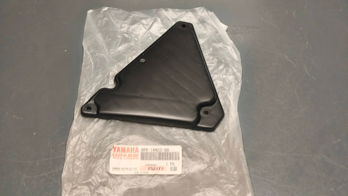 Yamaha XT225 / TTR225 Air Cleaner Case Cap - 3RW-14422-00