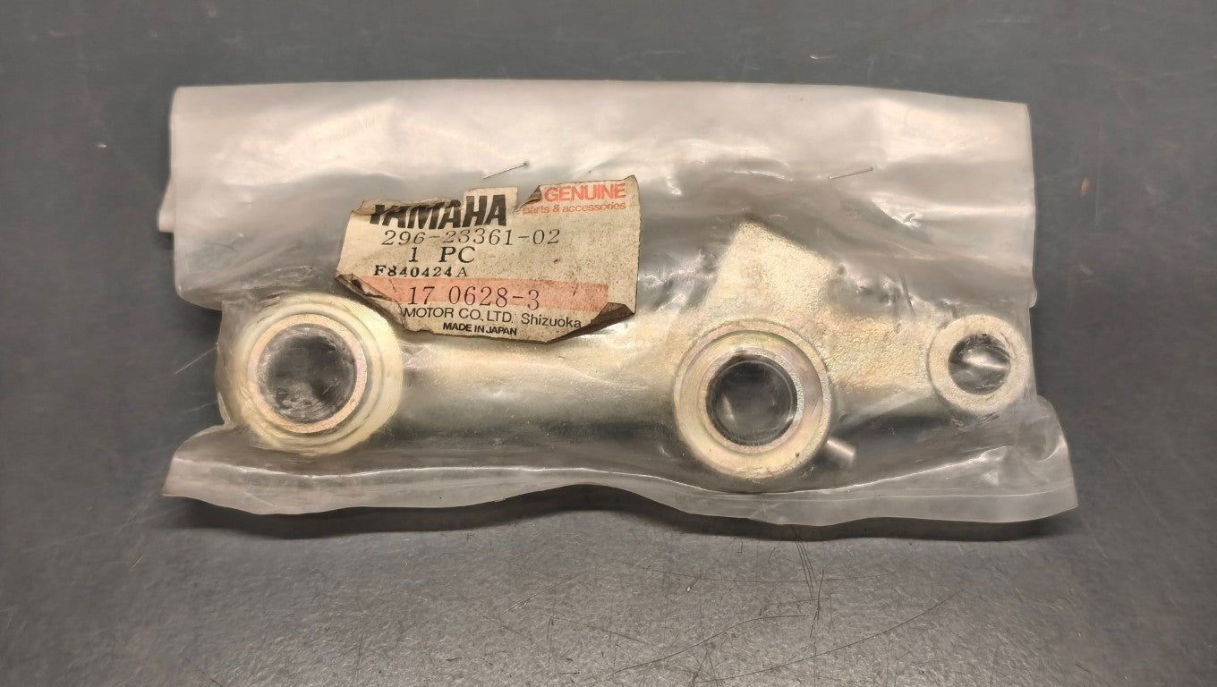 Yamaha V50 / V80 Front left Suspension Arm - 296-23361-02